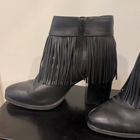 Aldo Fringe Boots - Picture 4 of 5